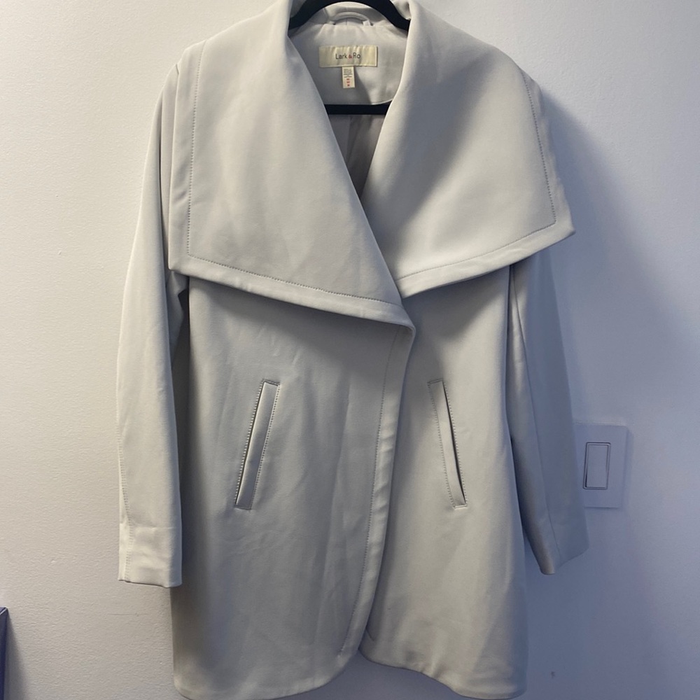 Lark & Ro medium light grey coat